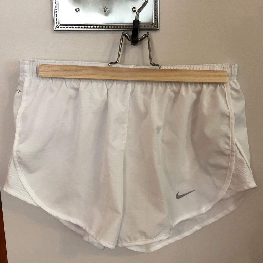 White nike shorts